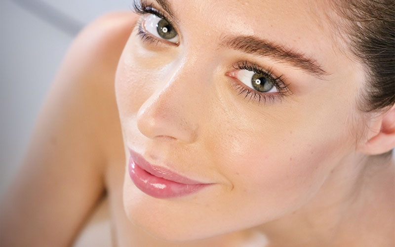 Ragazza con trattamento biostimolazione